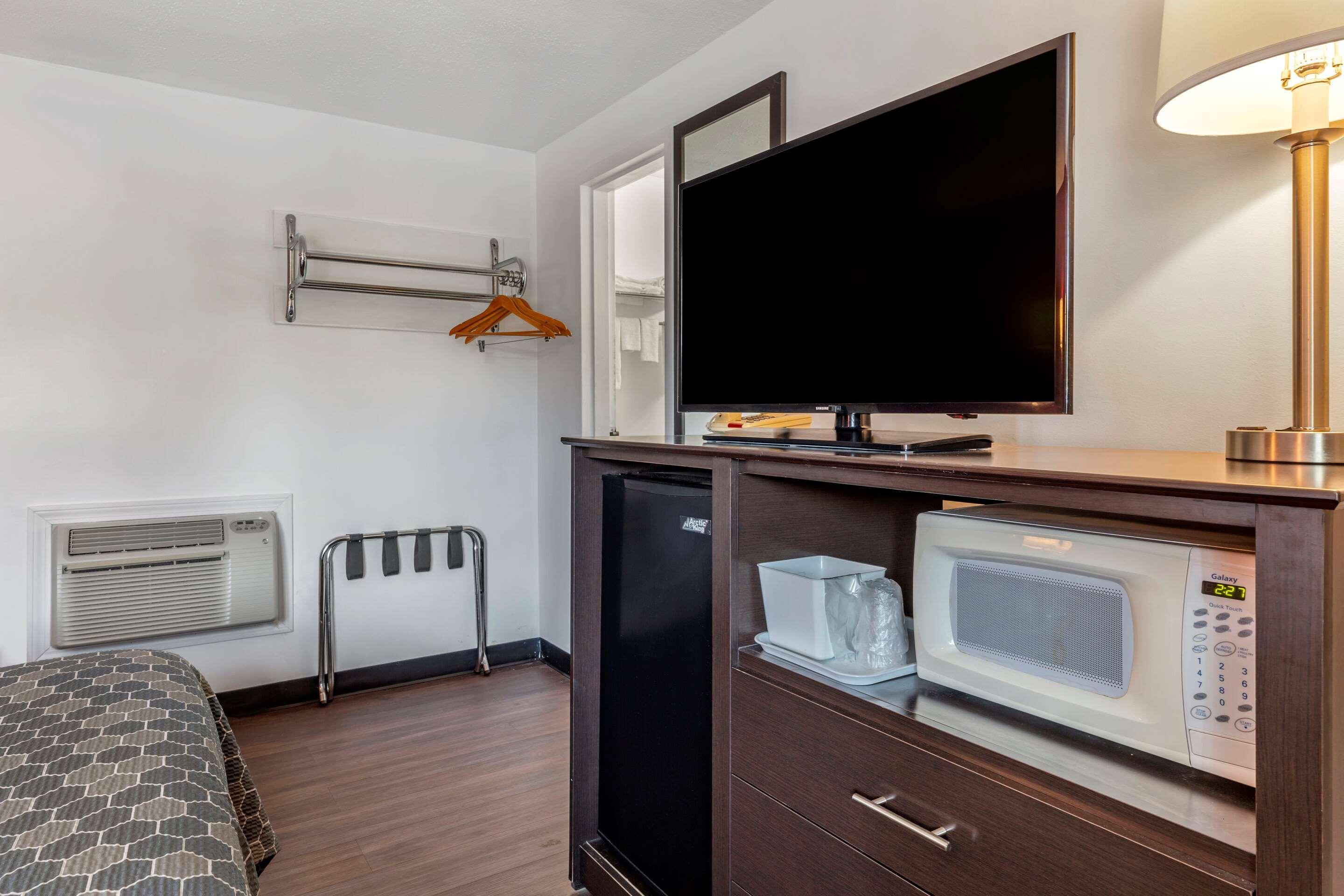 Econo Lodge Lee - Great Barrington Luaran gambar